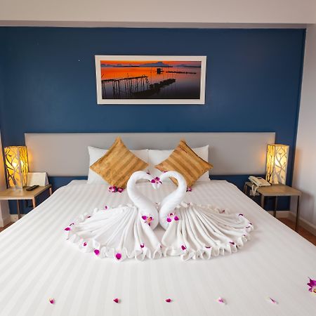ON Hotel Phuket - SHA Plus Karon Exterior foto
