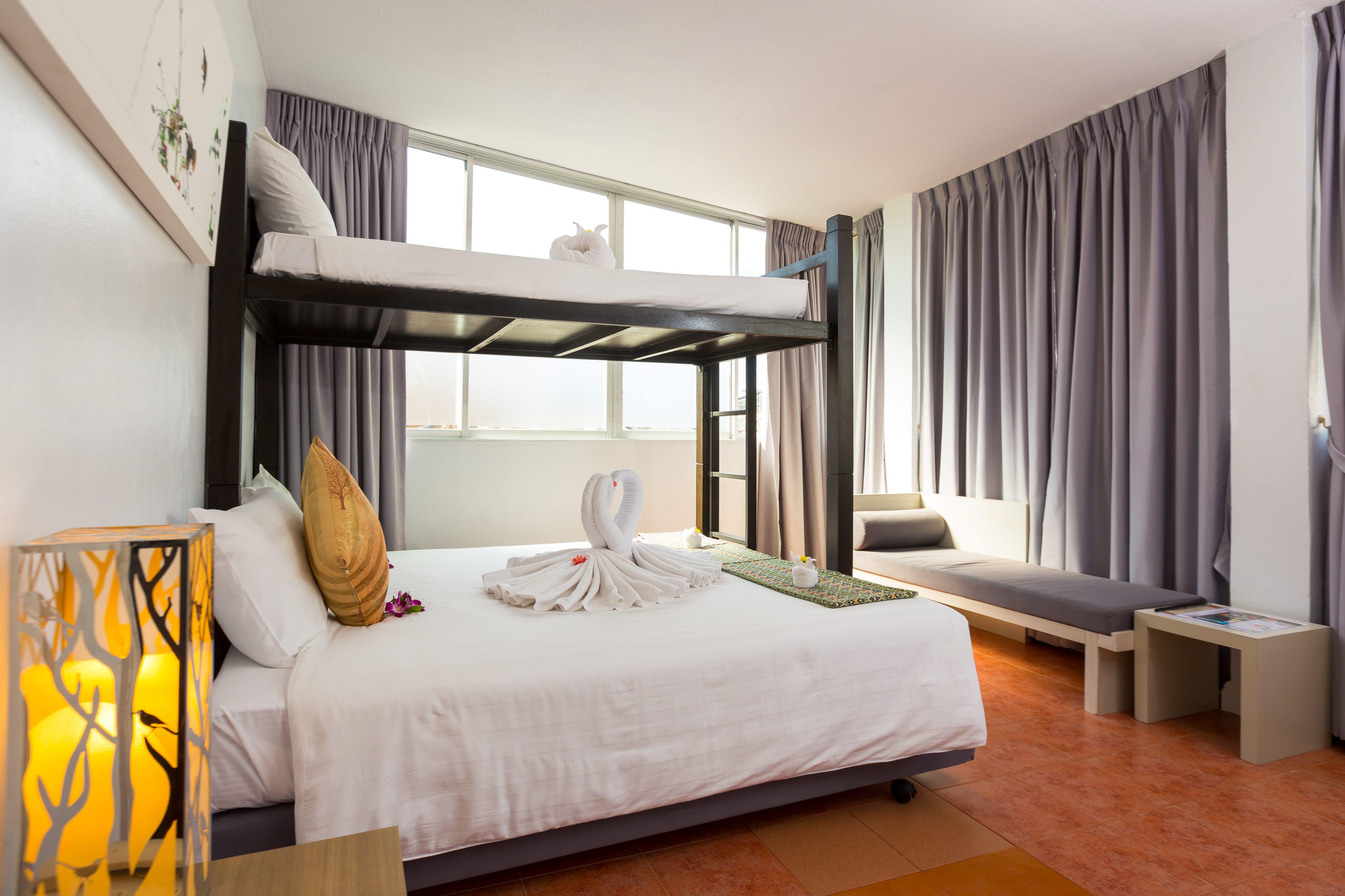 ON Hotel Phuket - SHA Plus Karon Exterior foto