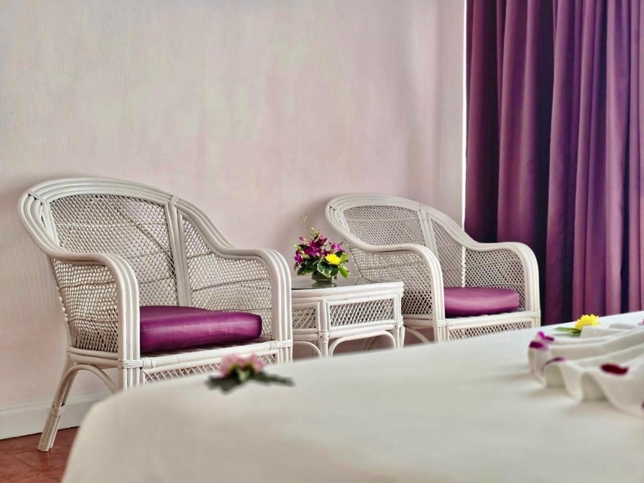 ON Hotel Phuket - SHA Plus Karon Exterior foto