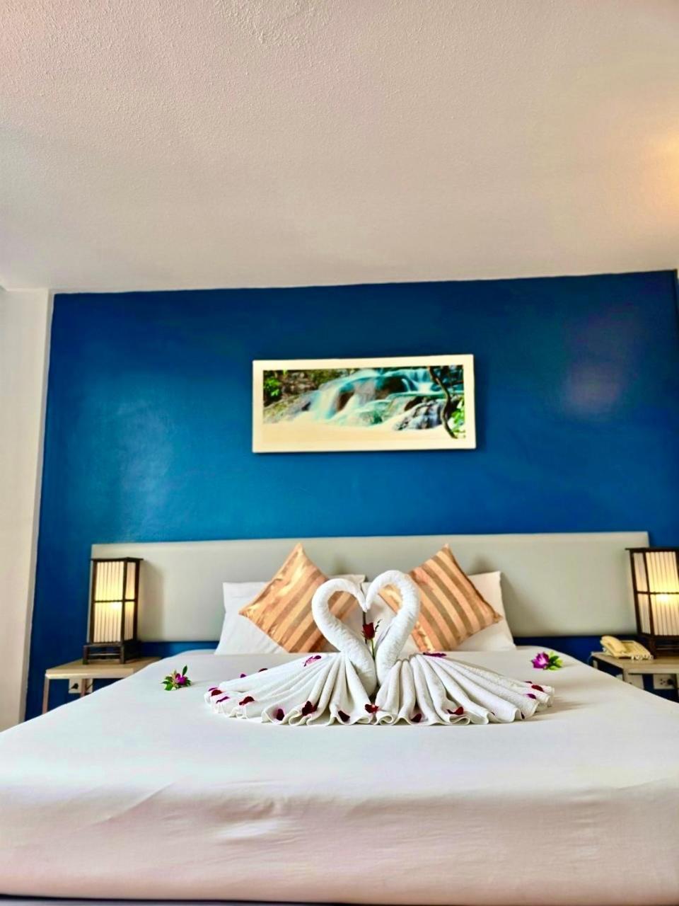 ON Hotel Phuket - SHA Plus Karon Exterior foto